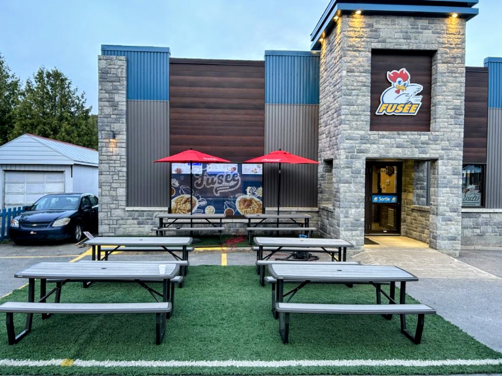 Photo of Rôtisseries Fusée - 936 Bd Ducharme, La Tuque, QC G9X 2C2